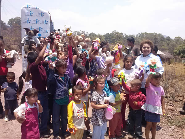 Delivering Toys in the community of El Espinal, Municipality of Michoacan Jungapeo