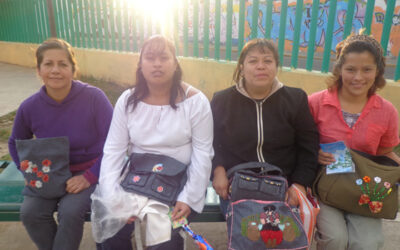 Donación de tela para la elaboración de bolsas en la comunidad Mixcoatl en Iztapalapa.