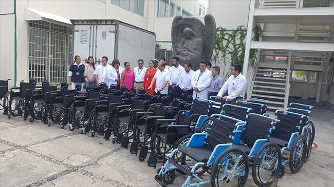 Donamos 30 sillas de ruedas al IMSS de Acapulco, como siempre estamos agradecidos con todos aquellos que nos ayudan a hacer llegar éstos apoyos.